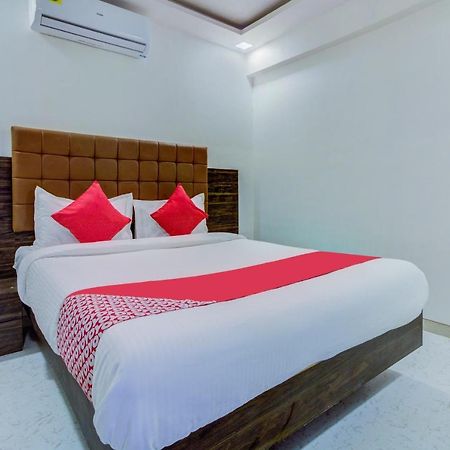 Hotel Golden Palace Lodging And Boarding Тхане Экстерьер фото