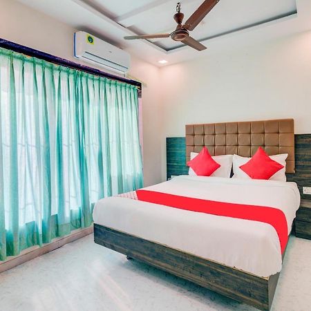 Hotel Golden Palace Lodging And Boarding Тхане Экстерьер фото
